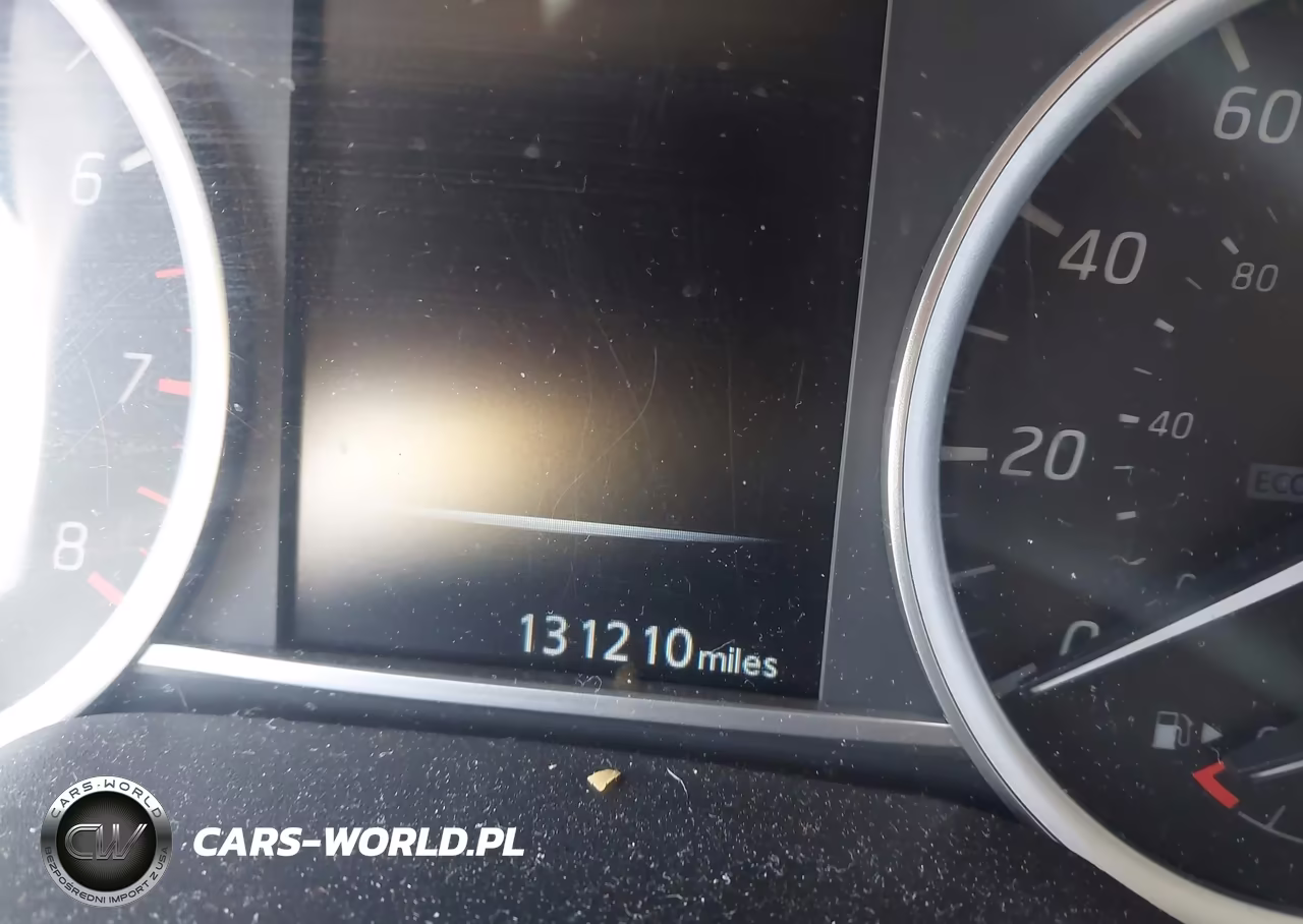 2018 Nissan Sentra S VIN:3N1AB7AP4JY255473 - 15