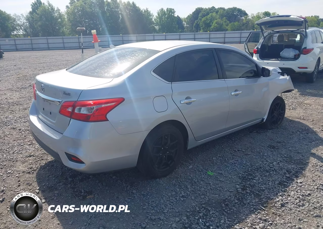 2018 Nissan Sentra S VIN:3N1AB7AP4JY255473 - 4
