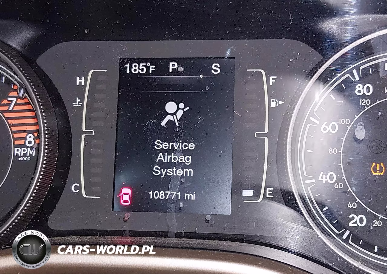 2017 Jeep Cherokee Latitude 4X4 VIN:1C4PJMCS5HD220528 - 15