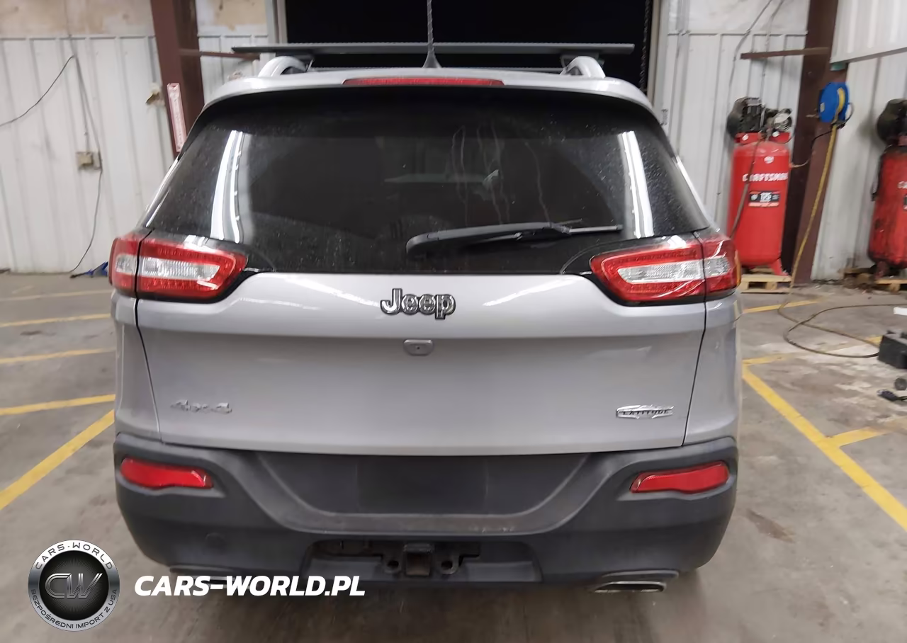 2017 Jeep Cherokee Latitude 4X4 VIN:1C4PJMCS5HD220528 - 16