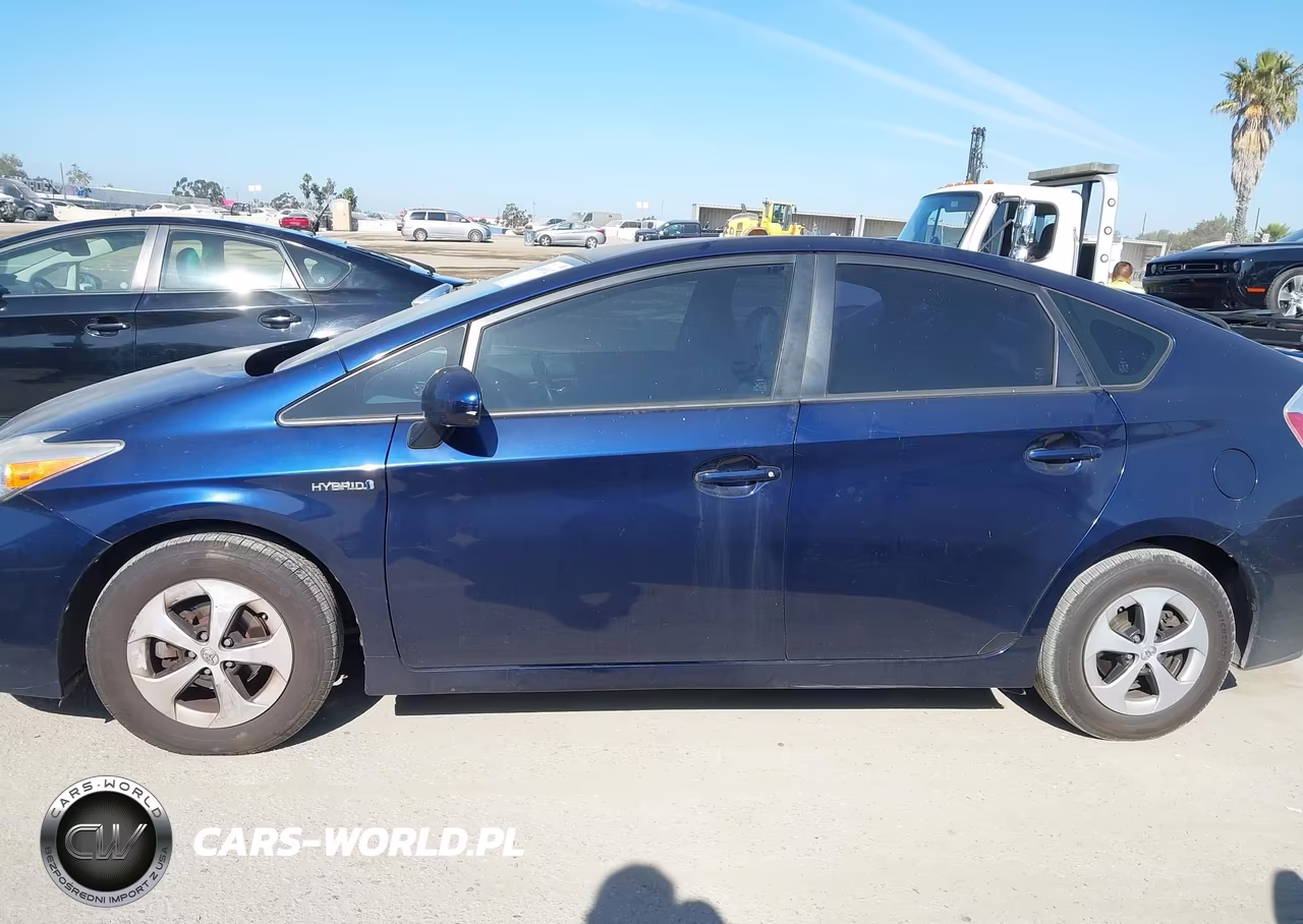 2014 Toyota Prius Four VIN:JTDKN3DUXE0384532 - 15