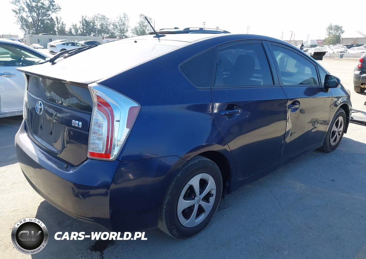 2014 Toyota Prius Four VIN:JTDKN3DUXE0384532 - 4