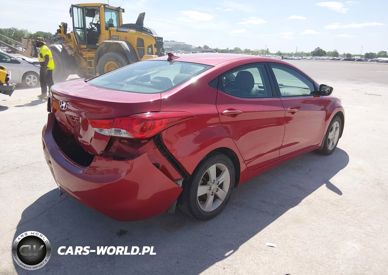 2013 Hyundai Elantra Gls VIN:KMHDH4AE1DU941480 - 4