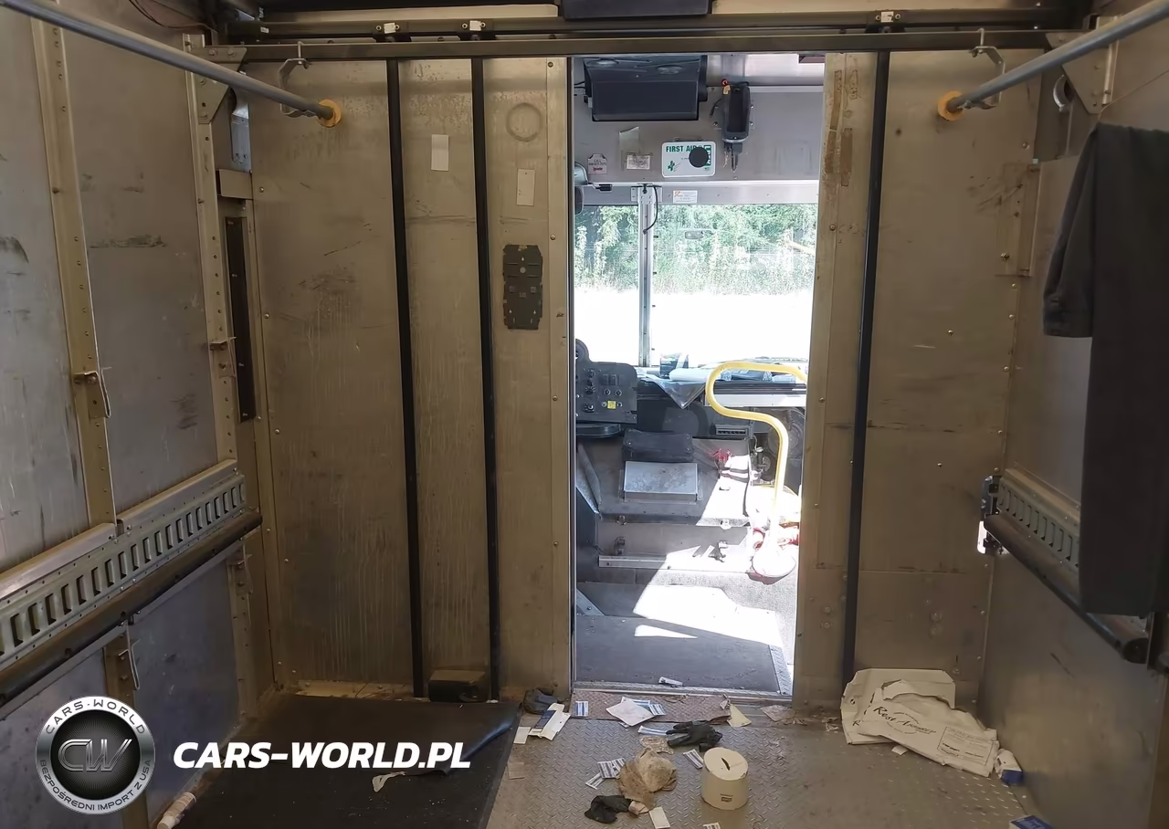 2009 Freightliner Chassis M Line Walk-In Van VIN:4UZAAPDUX9CAM0636 - 7