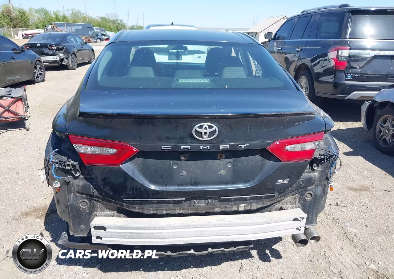 2018 Toyota Camry Se VIN:4T1B11HK9JU042156 - 17