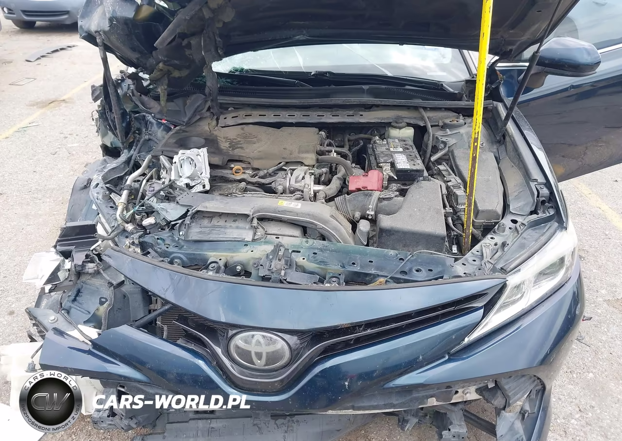 2018 Toyota Camry Le VIN:4T1B11HK5JU645928 - 10