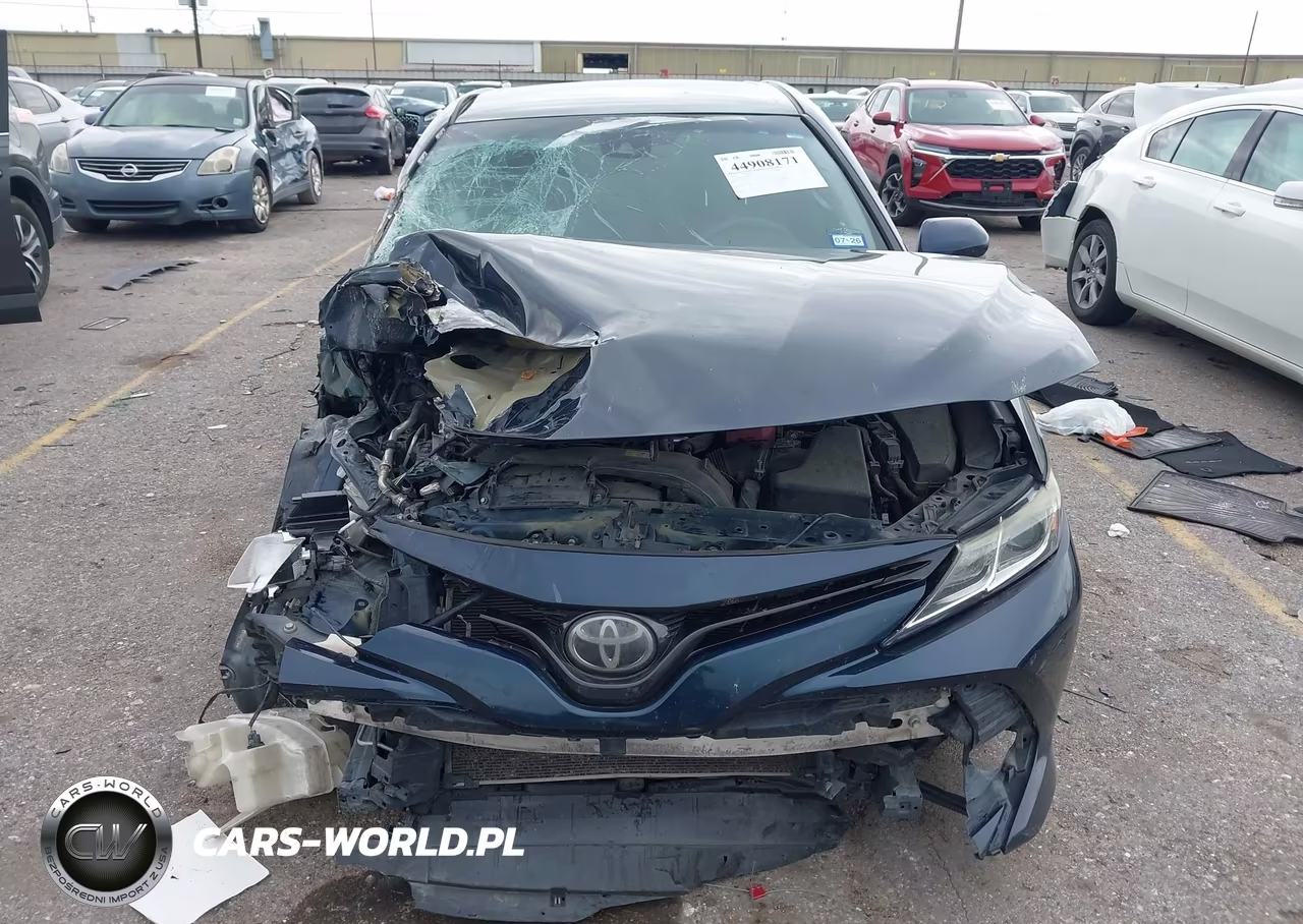 2018 Toyota Camry Le VIN:4T1B11HK5JU645928 - 11