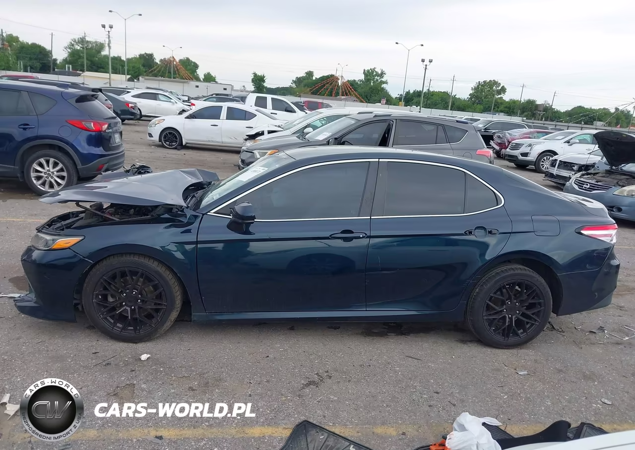 2018 Toyota Camry Le VIN:4T1B11HK5JU645928 - 13