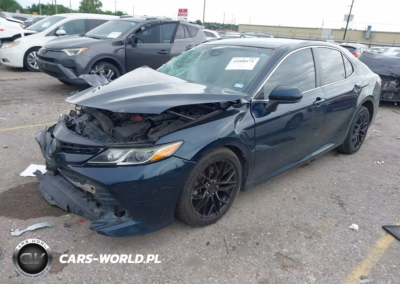 2018 Toyota Camry Le VIN:4T1B11HK5JU645928 - 2