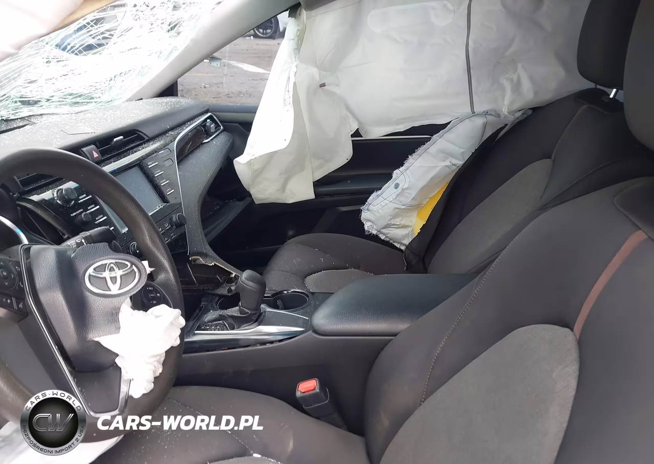 2018 Toyota Camry Le VIN:4T1B11HK5JU645928 - 5