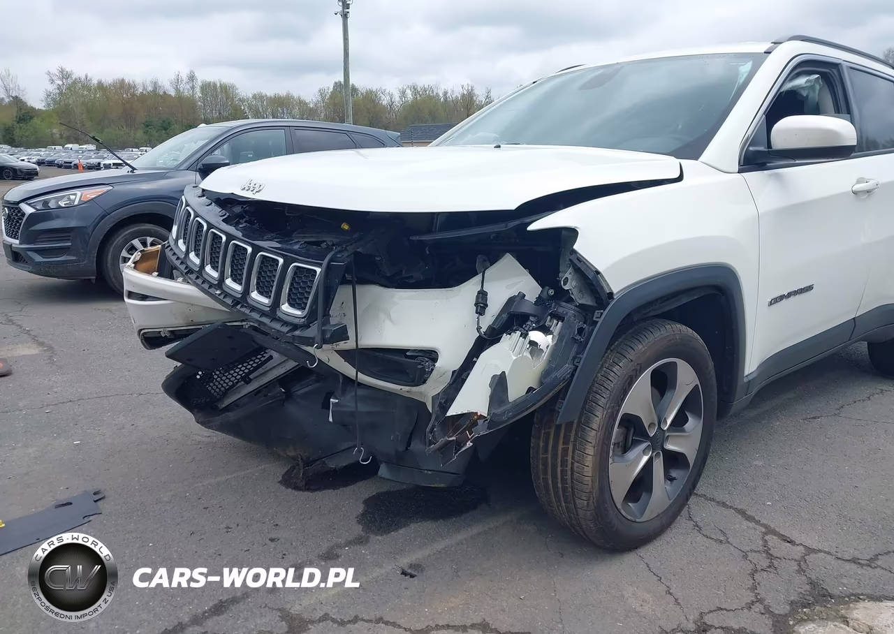 2018 Jeep Compass Latitude 4X4 VIN:3C4NJDBB1JT104896 - 6
