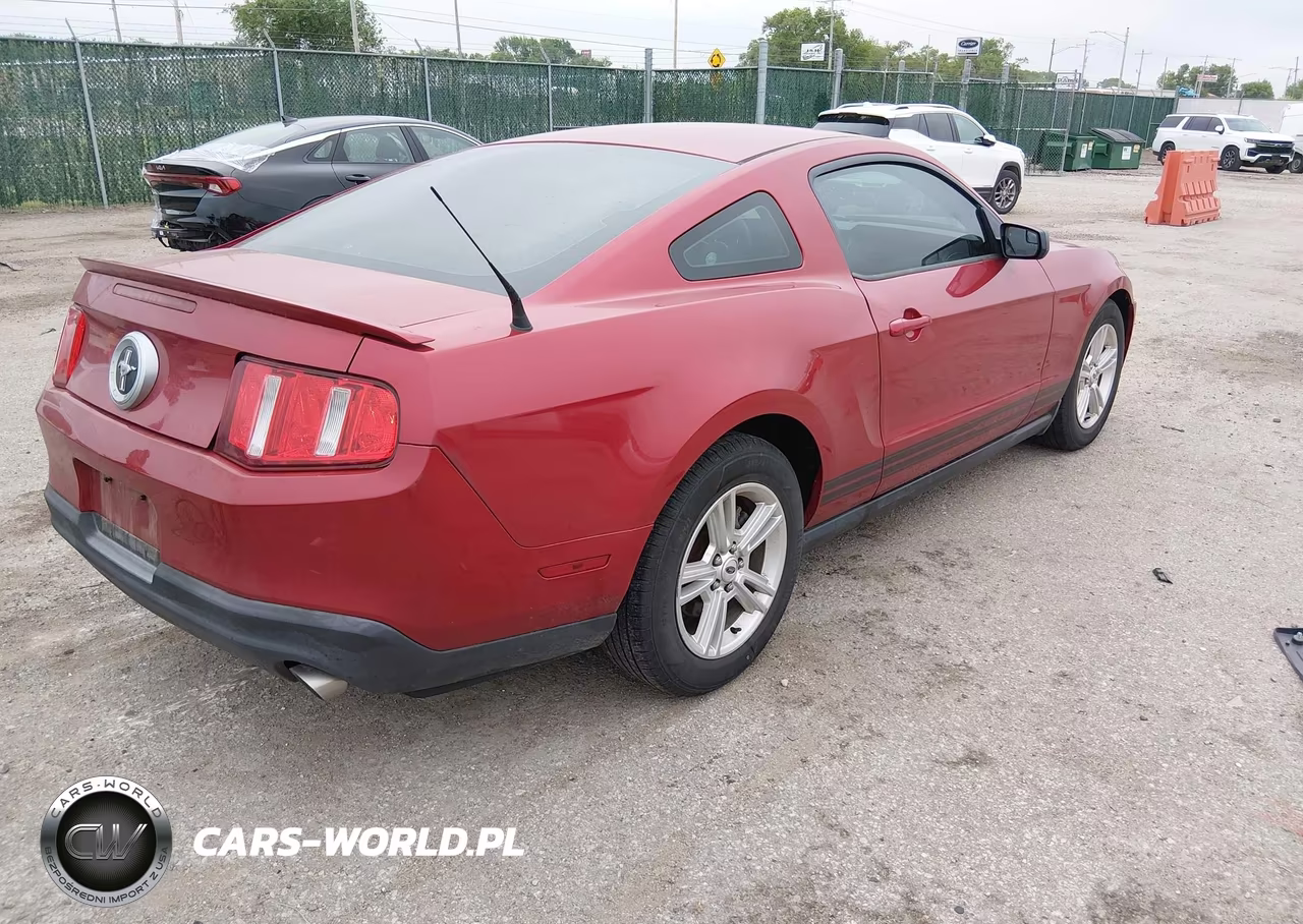 2011 Ford Mustang V6 VIN:1ZVBP8AM3B5158839 - 4