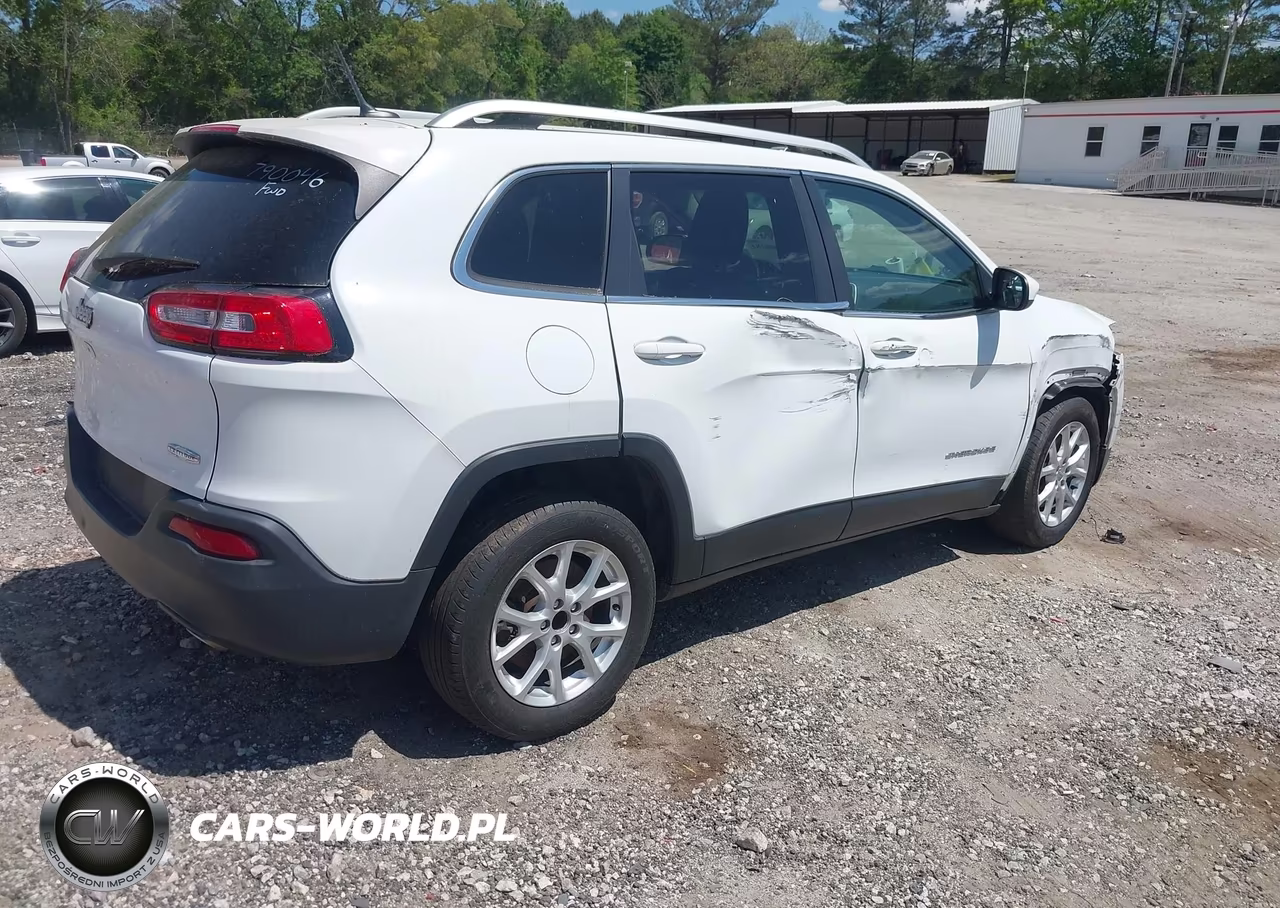 2014 Jeep Cherokee Latitude VIN:1C4PJLCS7EW105259 - 4