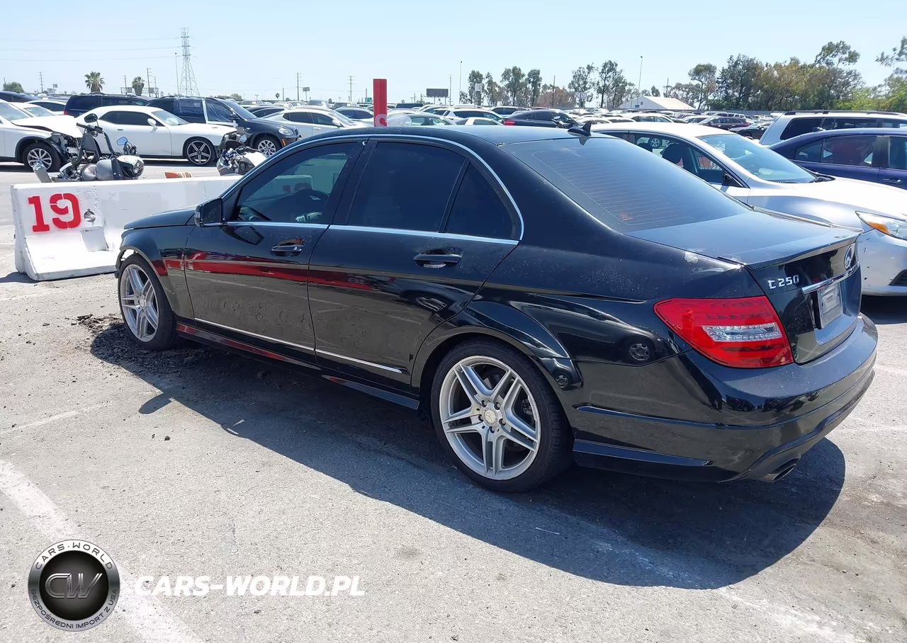 2013 Mercedes-Benz C 250 Sport VIN:WDDGF4HB6DA782272 - 3