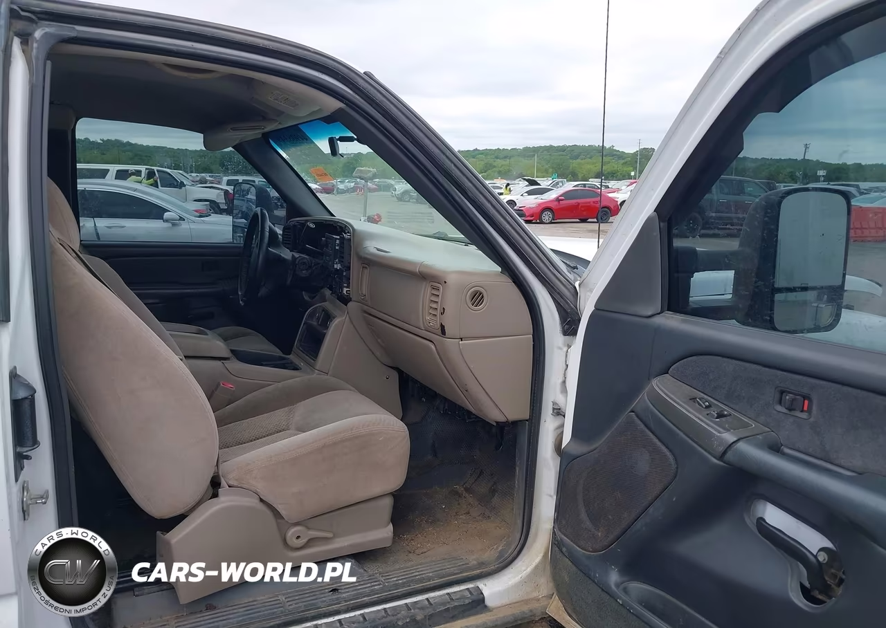 2004 CHEVROLET SILVERADO C2500 HEAVY DUTY VIN:1GCHC29UX4E333682 - 5