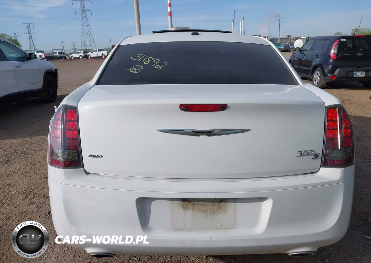 2014 Chrysler 300 VIN:2C3CCAGGXEH311892 - 16