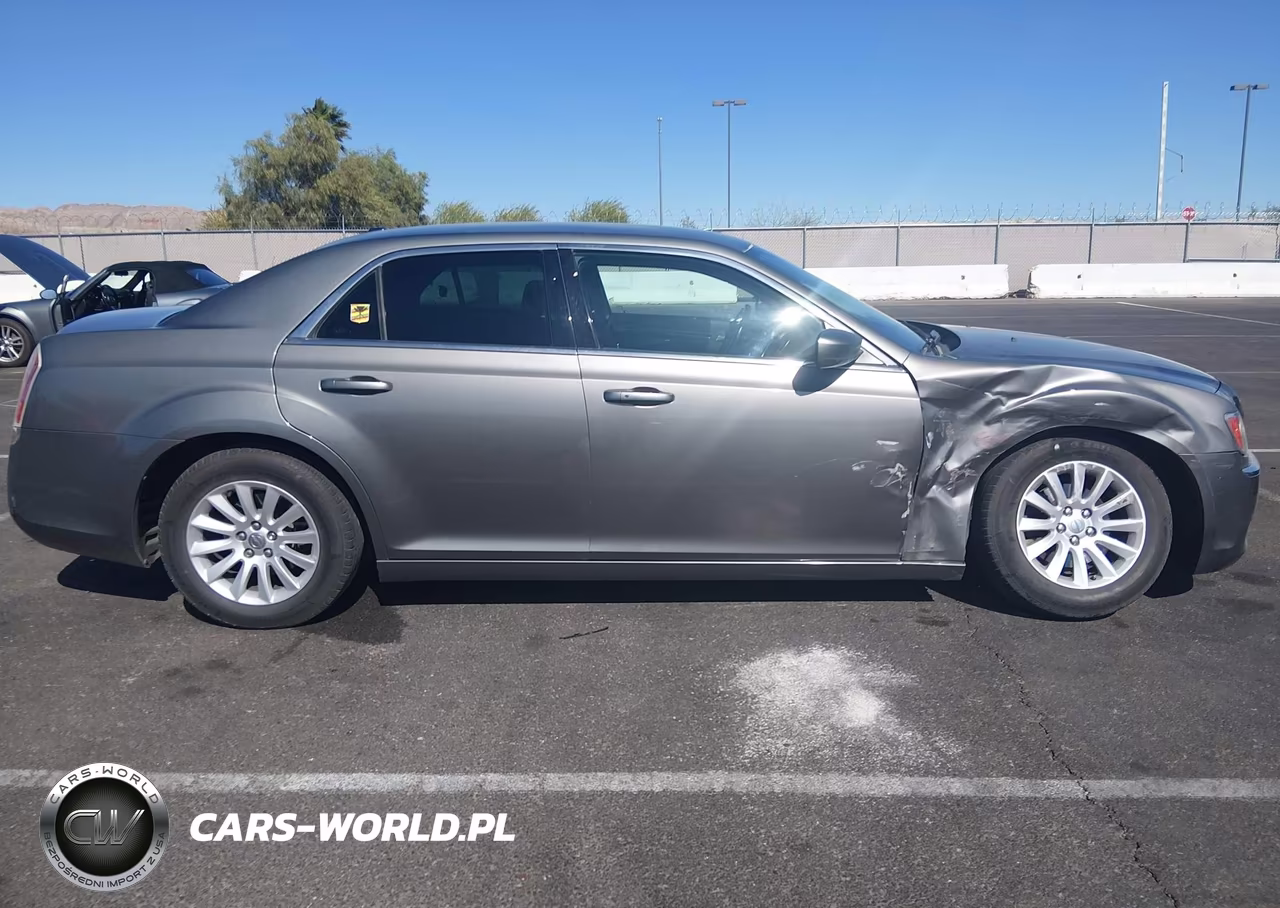 2012 Chrysler 300 VIN:2C3CCAAG4CH116523 - 13