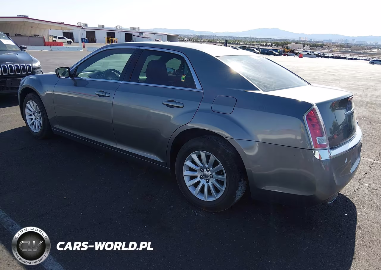 2012 Chrysler 300 VIN:2C3CCAAG4CH116523 - 3