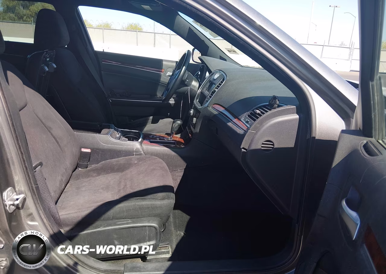 2012 Chrysler 300 VIN:2C3CCAAG4CH116523 - 5