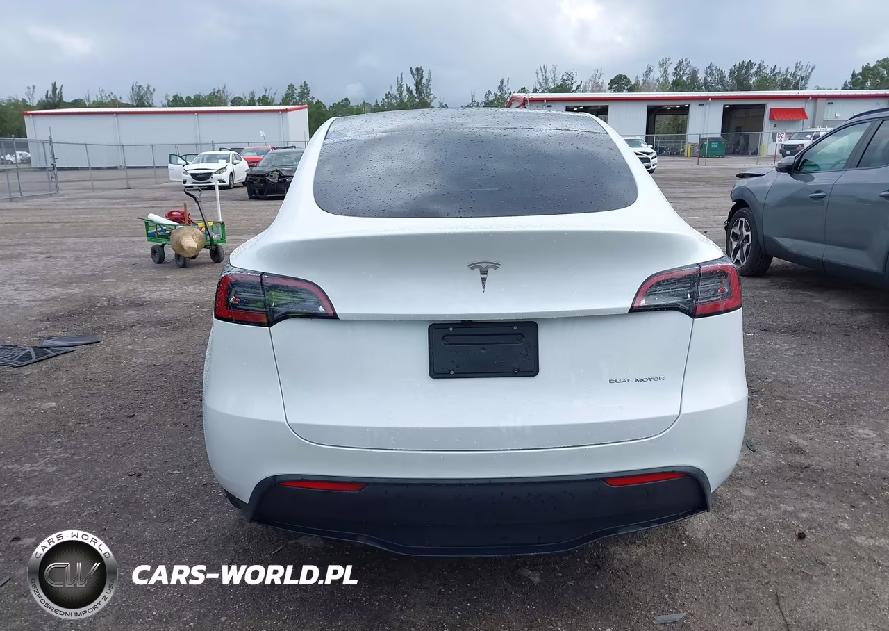 2024 Tesla Model Y Long Range Dual Motor All-Wheel Drive VIN:7SAYGDEE7RA321199 - 16