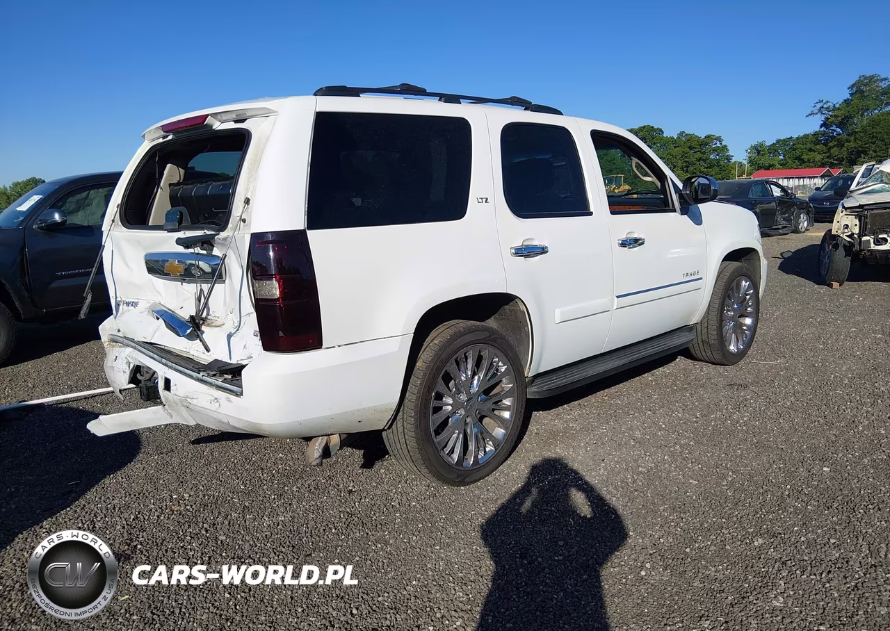2007 Chevrolet Tahoe Ltz VIN:1GNFC13067R425805 - 4