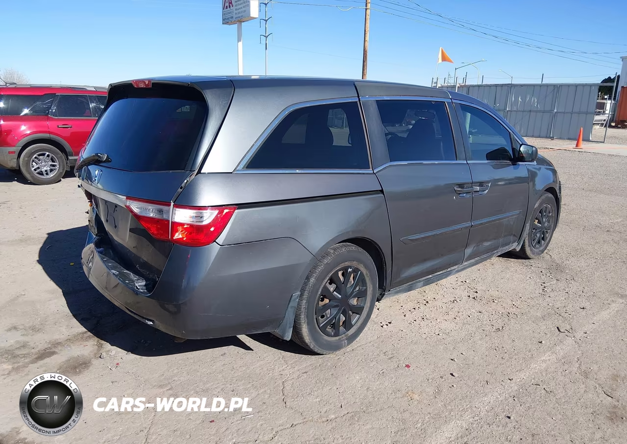2013 Honda Odyssey Lx VIN:5FNRL5H29DB030722 - 4