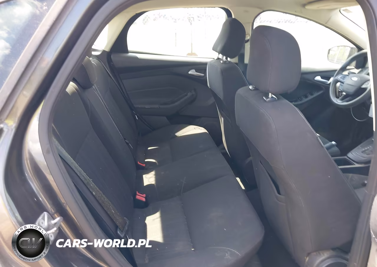 2016 Ford Focus Se VIN:1FADP3F21GL273339 - 8