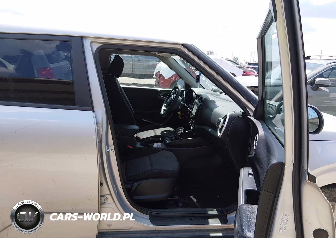 2020 Kia Soul S VIN:KNDJ23AU5L7060322 - 5