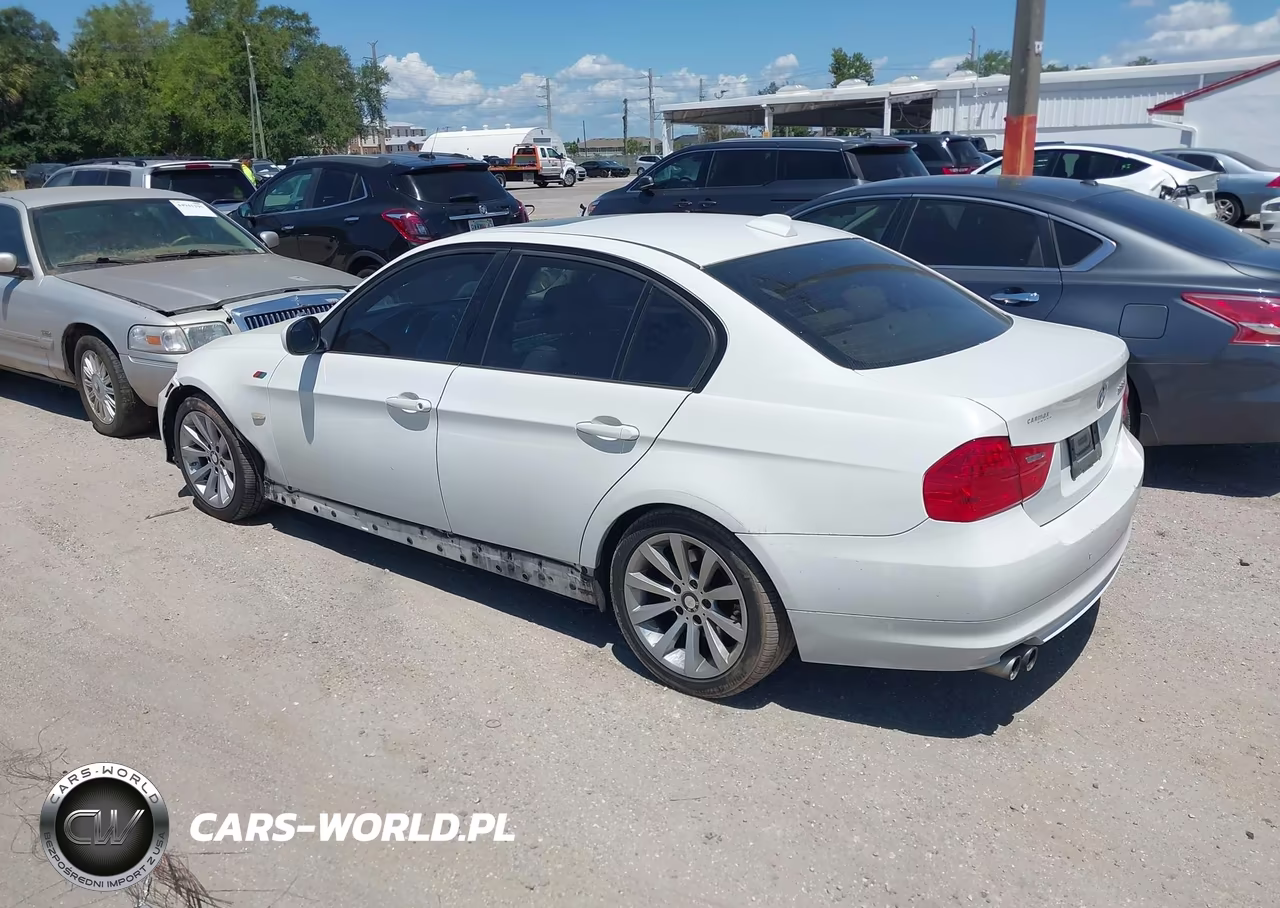 2011 BMW 328I VIN:WBAPH7C57BE460928 - 3