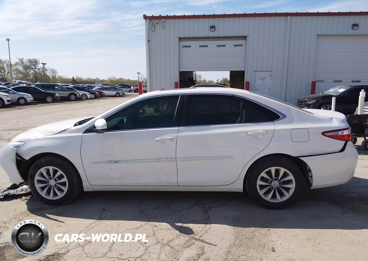2017 Toyota Camry Le VIN:4T1BF1FK1HU328131 - 15