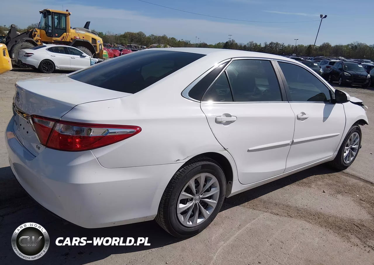 2017 Toyota Camry Le VIN:4T1BF1FK1HU328131 - 4