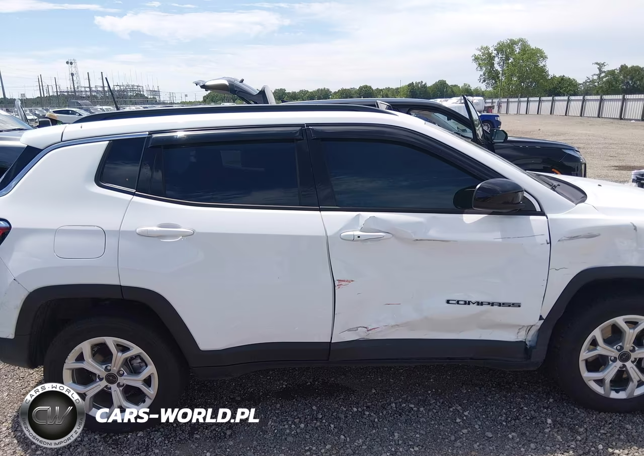 2025 Jeep Compass Latitude 4X4 VIN:3C4NJDBN1ST580321 - 13