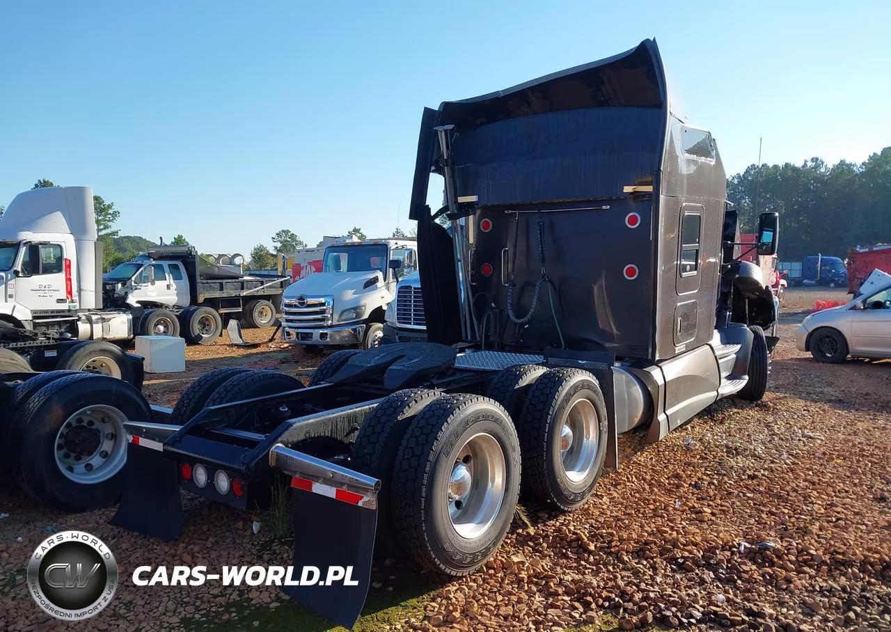 2015 Kenworth Construction T660 VIN:1XKAD49X4FJ445641 - 4
