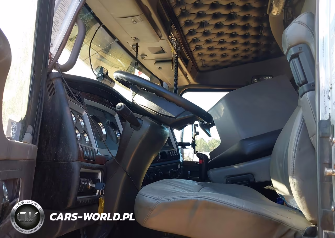 2015 Kenworth Construction T660 VIN:1XKAD49X4FJ445641 - 7