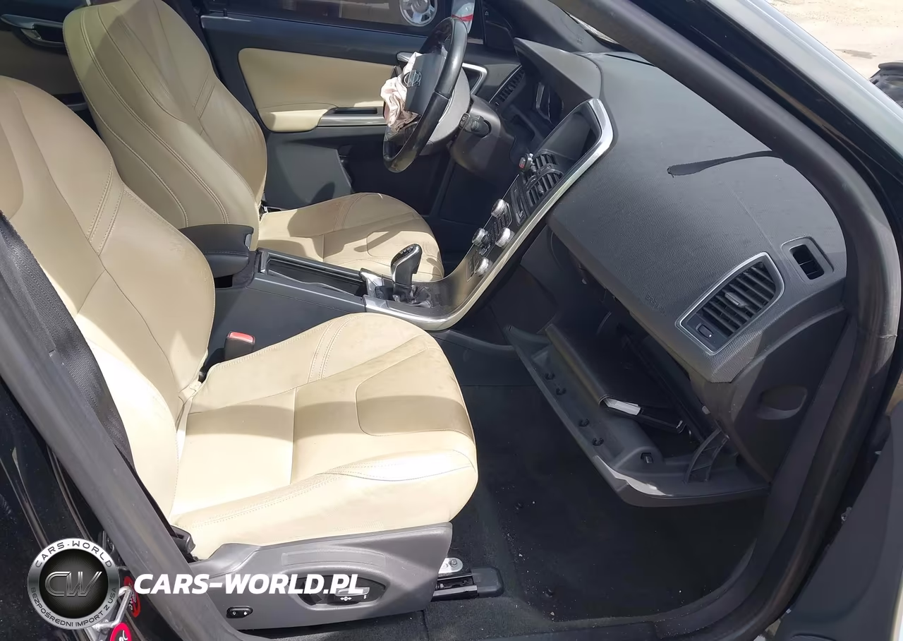 2015 Volvo Xc60 T5 Premier VIN:YV440MDKXF2741495 - 5