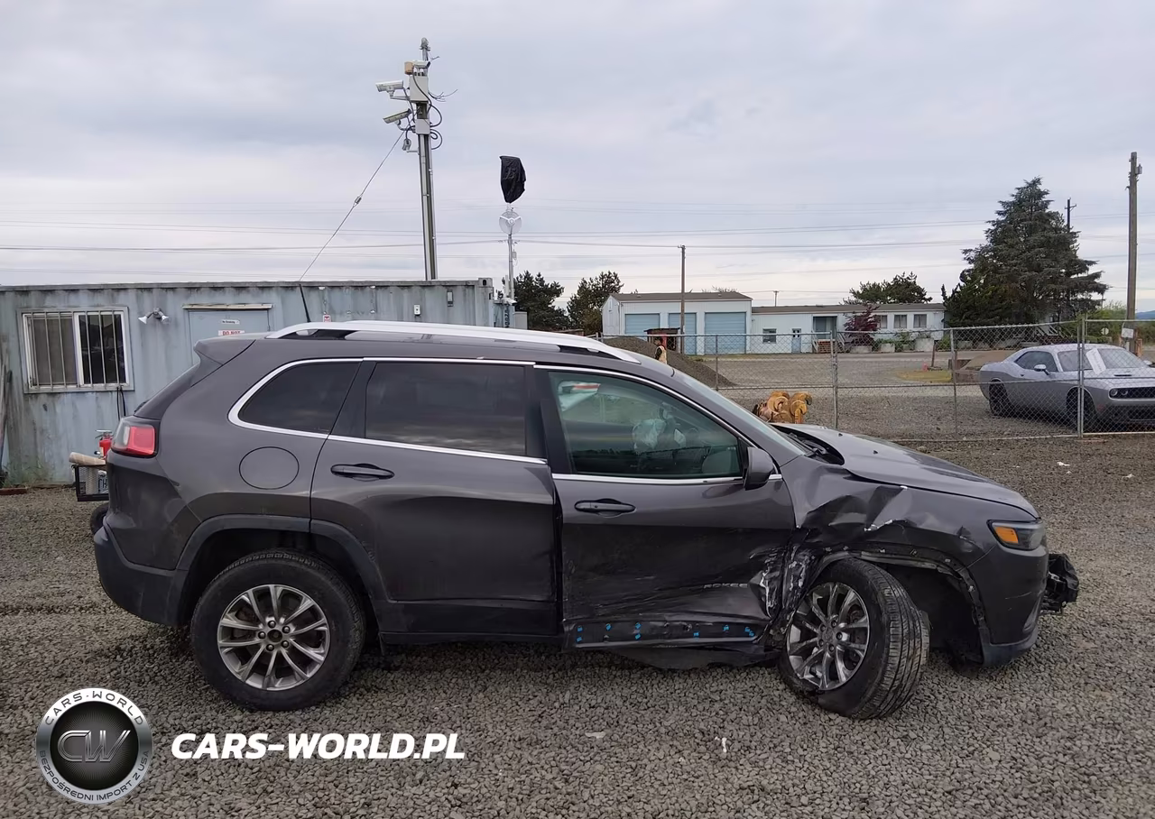 2019 Jeep Cherokee Latitude Plus 4X4 VIN:1C4PJMLX6KD139721 - 13