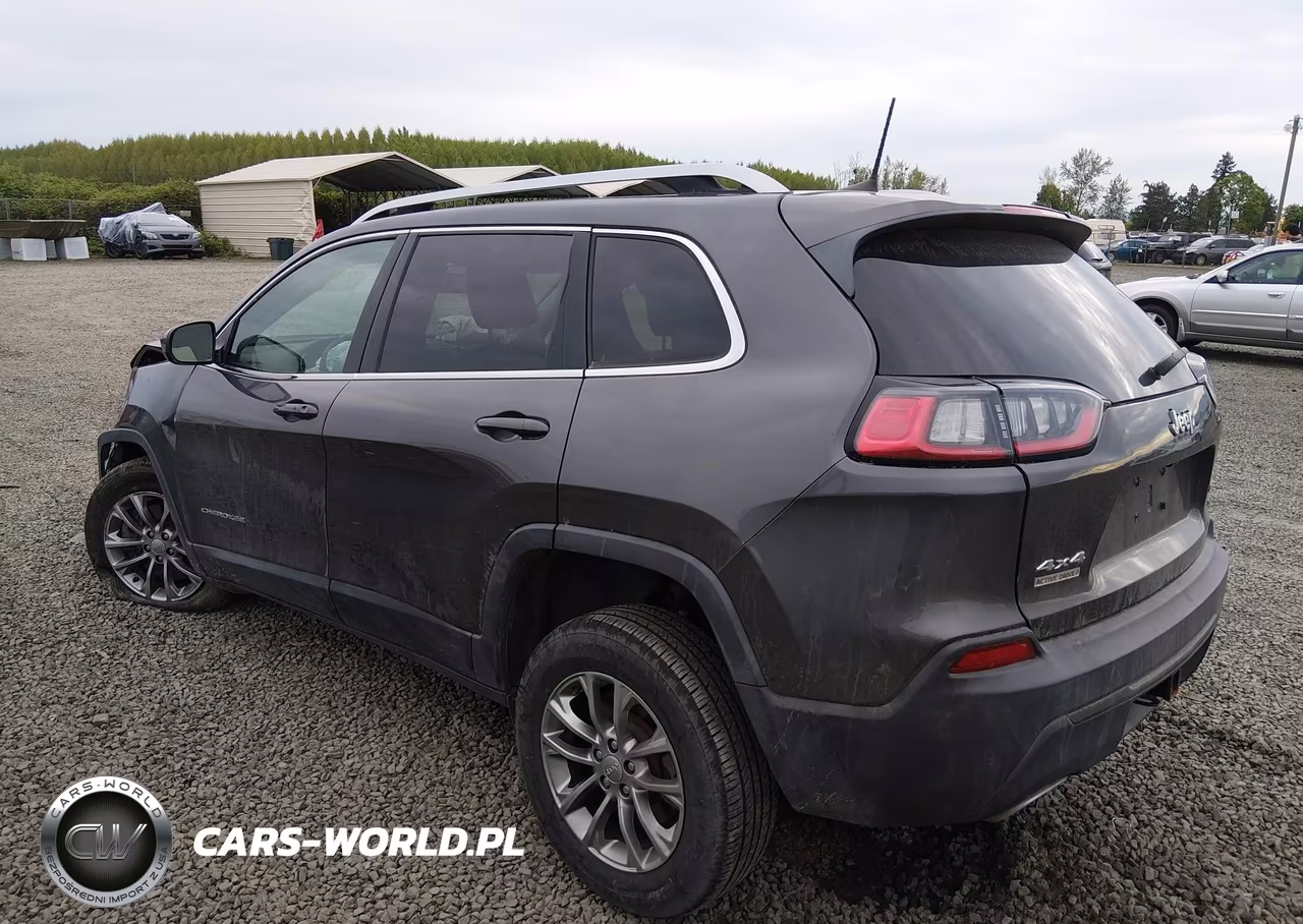 2019 Jeep Cherokee Latitude Plus 4X4 VIN:1C4PJMLX6KD139721 - 3