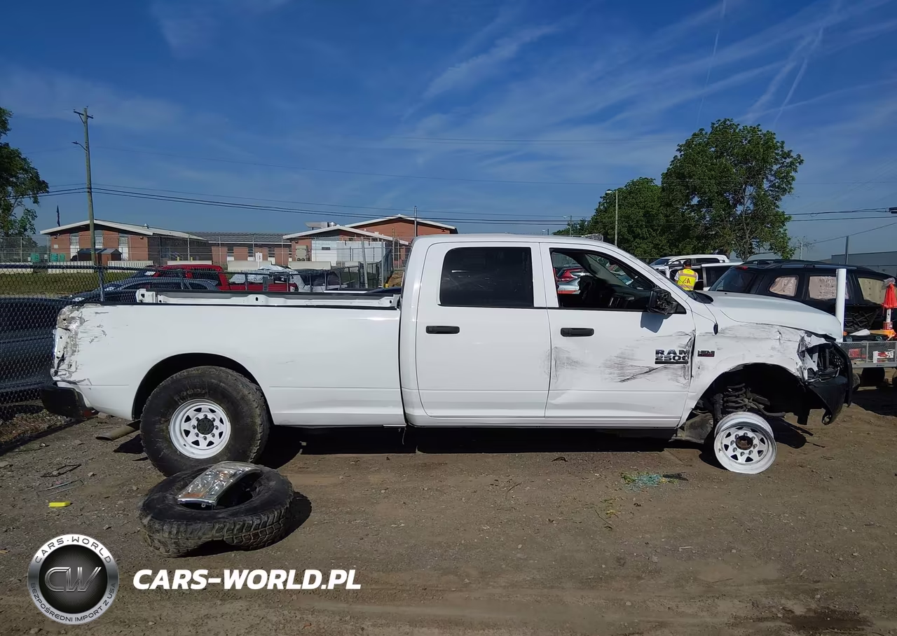 2018 Ram 2500 Tradesman 4X2 8' Box VIN:3C6TR4HT9JG204616 - 14
