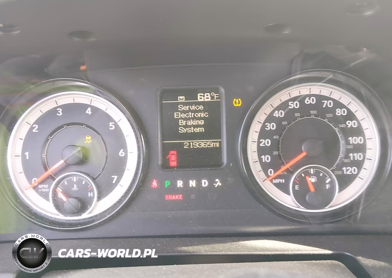 2018 Ram 2500 Tradesman 4X2 8' Box VIN:3C6TR4HT9JG204616 - 7