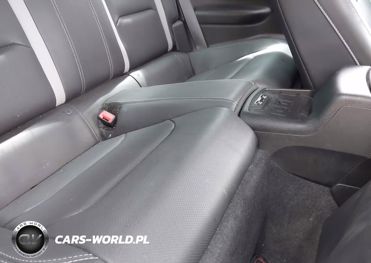 2018 Chevrolet Camaro 2Ss VIN:1G1FH1R76J0119562 - 8