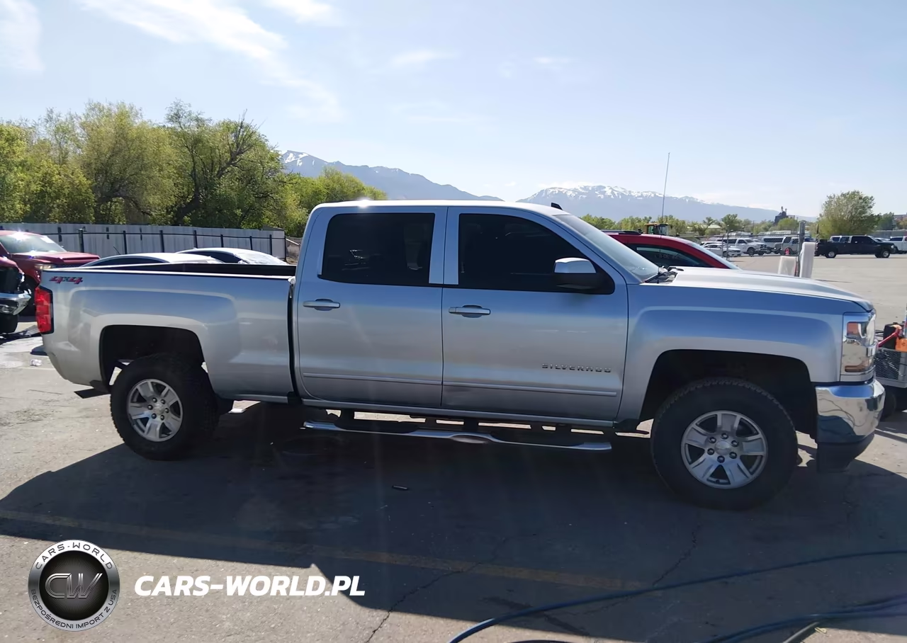2018 Chevrolet Silverado 1500 1Lt VIN:1GCUKREC7JF218213 - 14