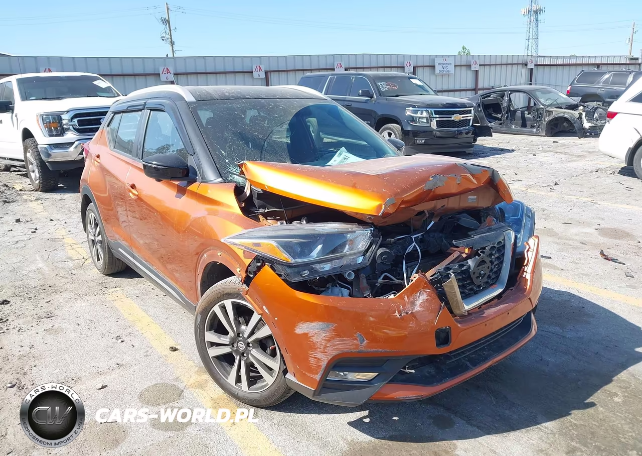 2019 Nissan Kicks Sr VIN:3N1CP5CU9KL546602 - 6