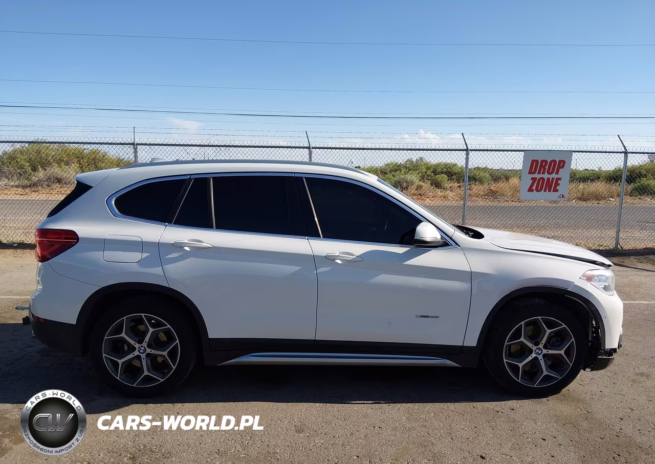 2017 BMW X1 xDrive28I VIN:WBXHT3C38H5F74626 - 13