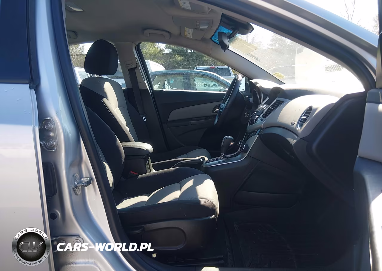 2014 Chevrolet Cruze Ls Auto VIN:1G1PA5SGXE7483734 - 5