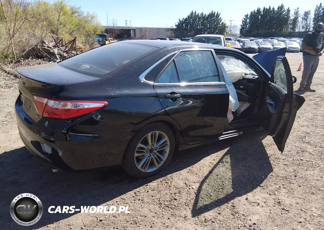 2017 Toyota Camry Se VIN:4T1BF1FK6HU749360 - 4