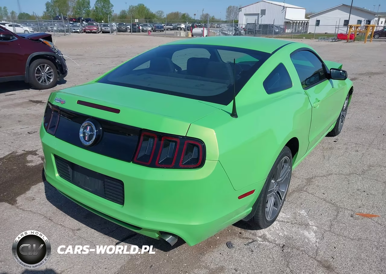 2013 Ford Mustang V6 VIN:1ZVBP8AM3D5232229 - 4