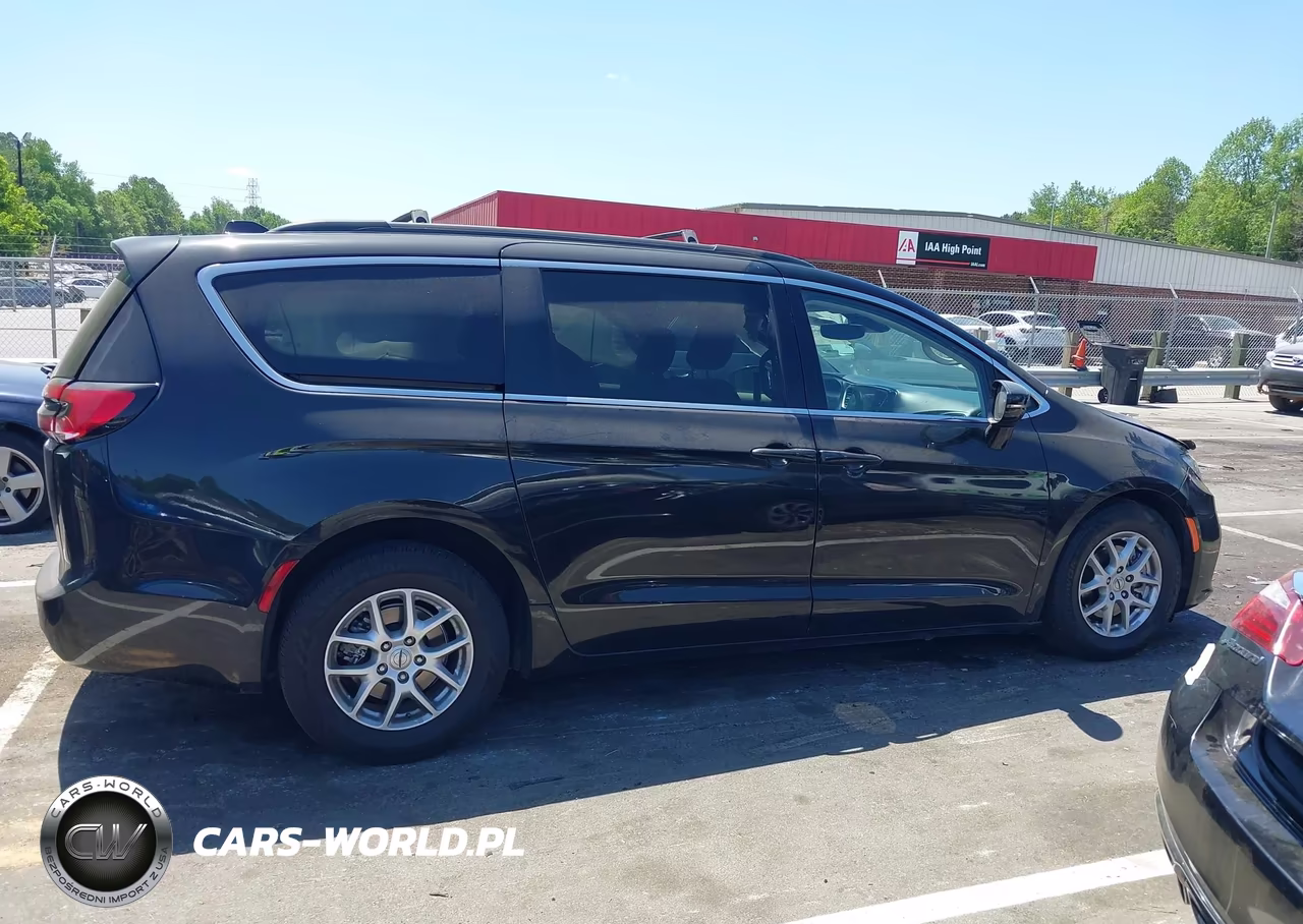 2022 Chrysler Pacifica Touring L VIN:2C4RC1BG4NR125711 - 13