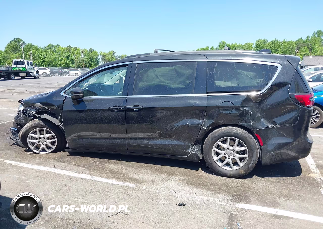 2022 Chrysler Pacifica Touring L VIN:2C4RC1BG4NR125711 - 14