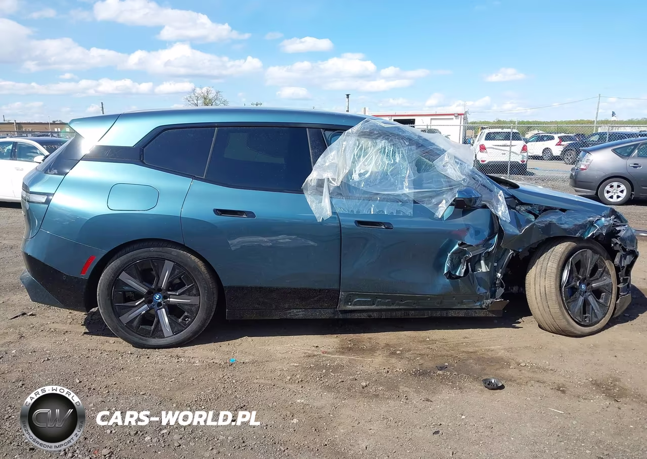 2025 BMW Ix xDrive50 VIN:WB523CF04SCS98428 - 14