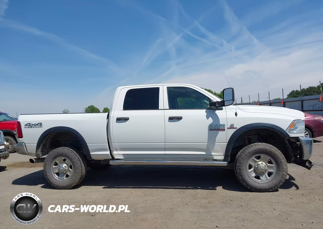 2018 Ram 2500 Tradesman 4X4 6'4 Box VIN:3C6UR5CL3JG359695 - 13